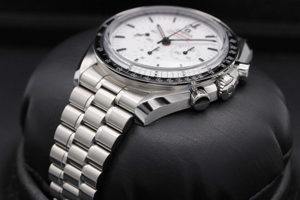 Omega Speedmaster Moonwatch Professional 310.30.42.50.04.001 Image 2